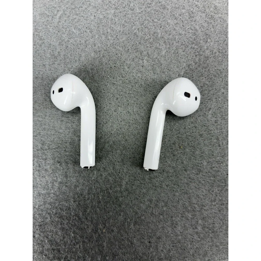 Apple AirPods 2nd Generation White Wireless Bluetooth Earbuds with Charging Case
